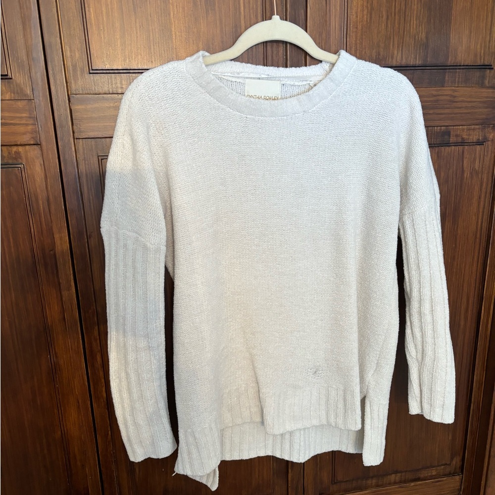 White sweater. Size XS